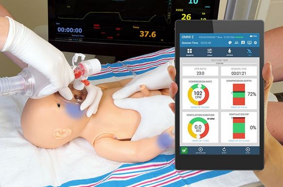 simulador de parto con recién nacido