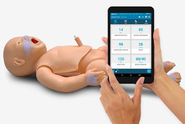 simulador neonato con tablet
