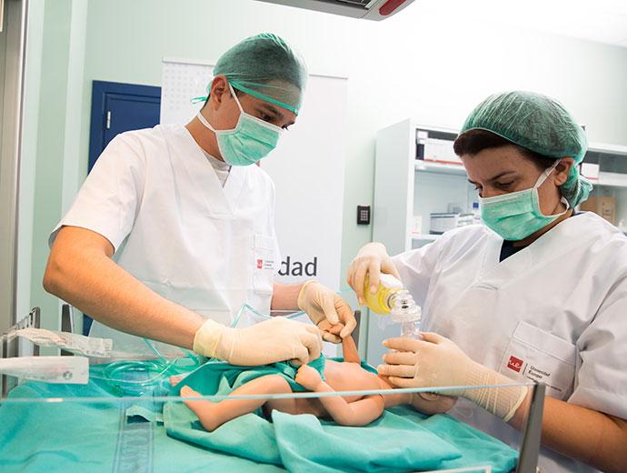 Universidad Europea de Madrid · Reanimación de un recién nacido simulado